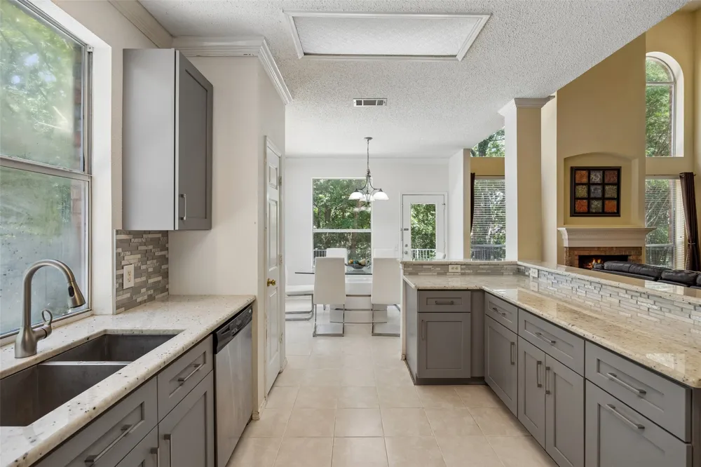 2401 Pinehurst Court Highland Village, TX 75077