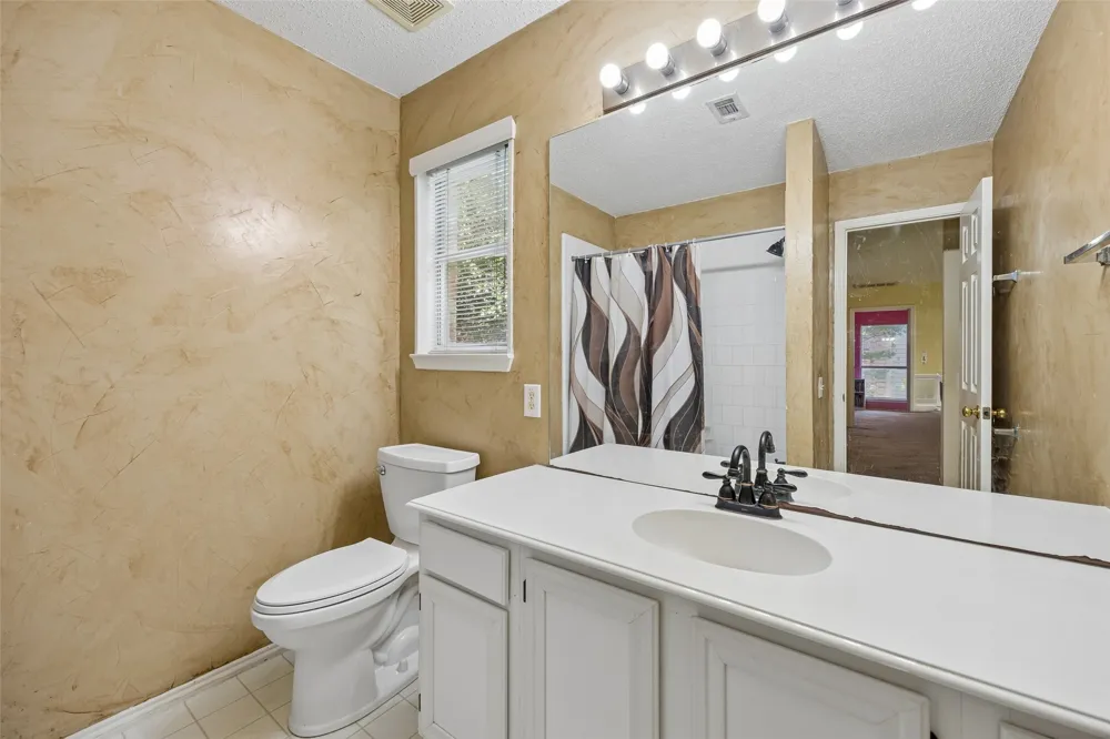 2401 Pinehurst Court Highland Village, TX 75077