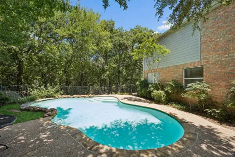 2401 Pinehurst Court