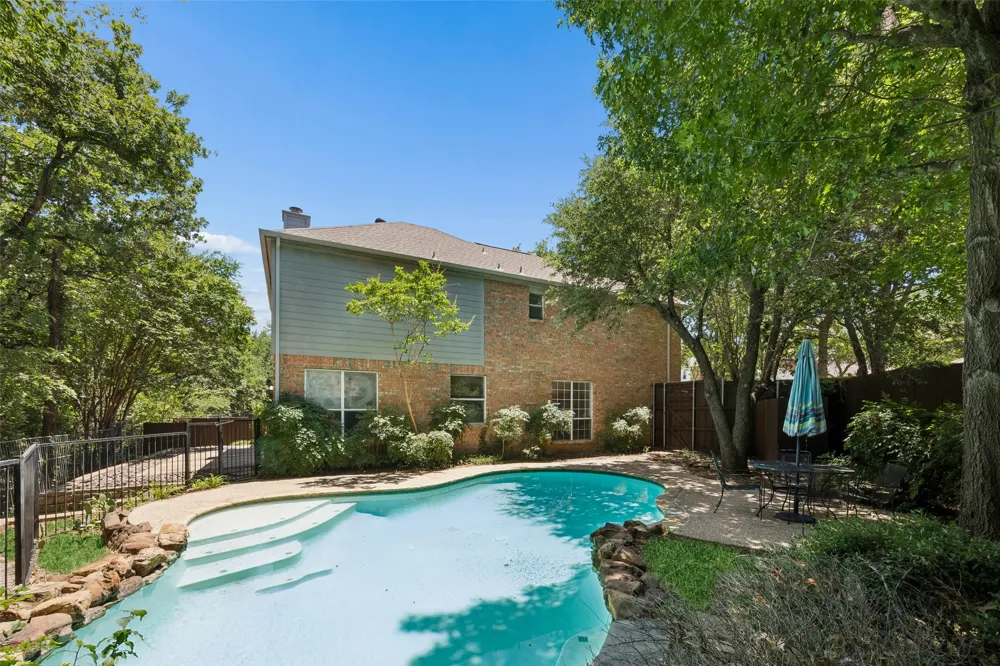 2401 Pinehurst Court Highland Village, TX 75077