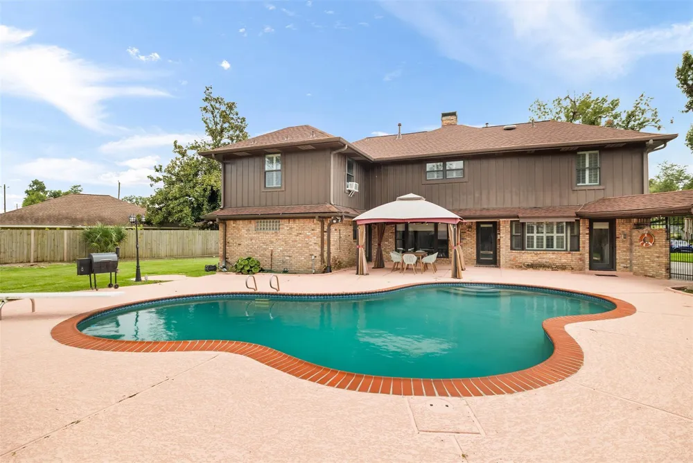 2030 Willowmoss Court Houston, TX 77008
