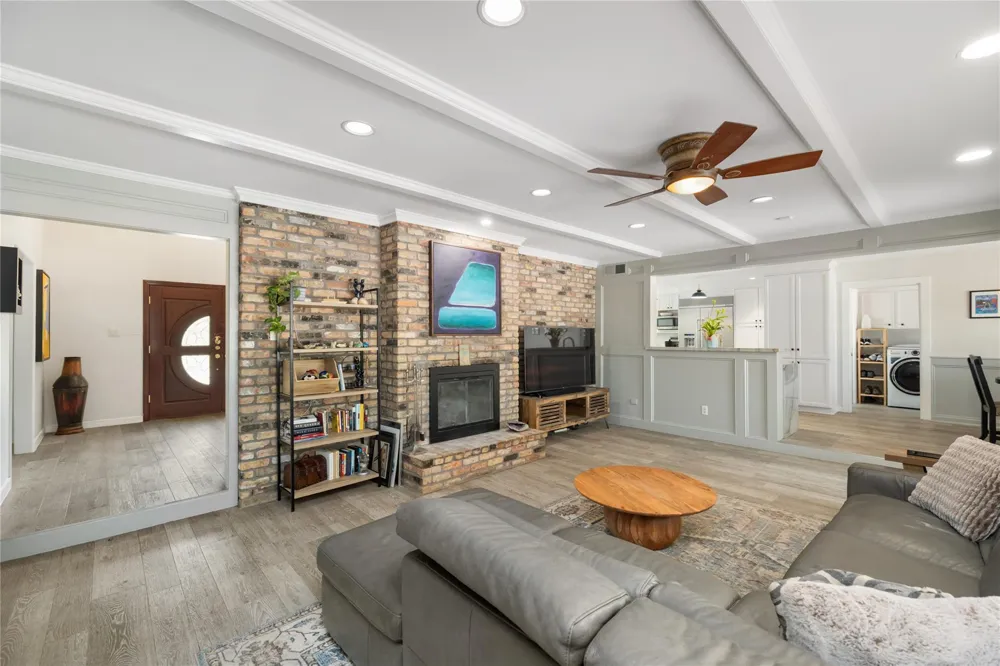 2030 Willowmoss Court Houston, TX 77008