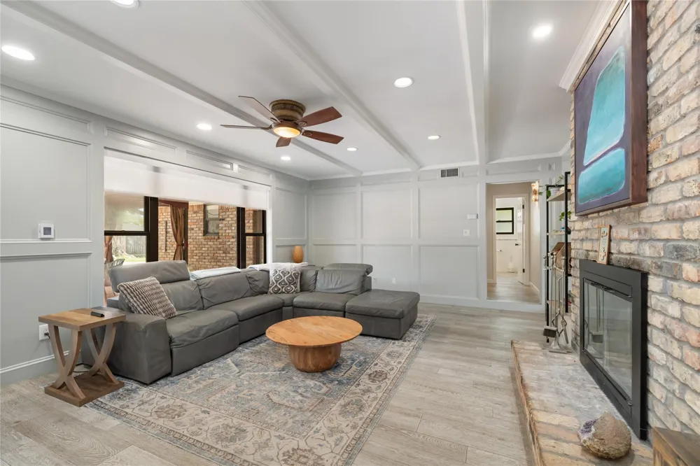 2030 Willowmoss Court Houston, TX 77008