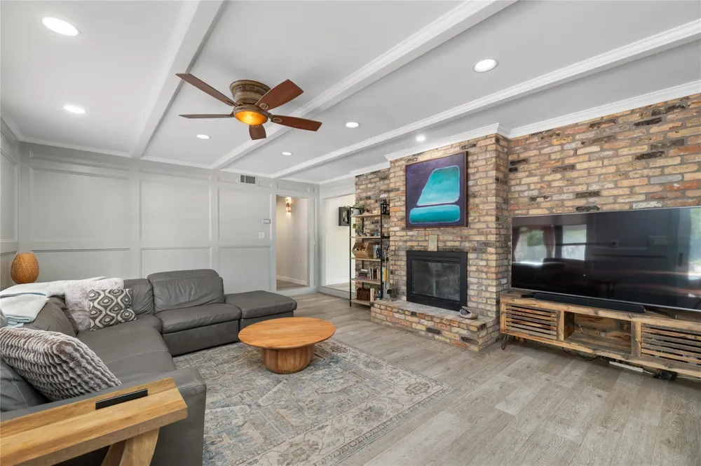 2030 Willowmoss Court Houston, TX 77008