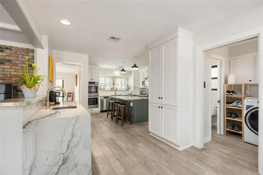 2030 Willowmoss Court Houston, TX 77008
