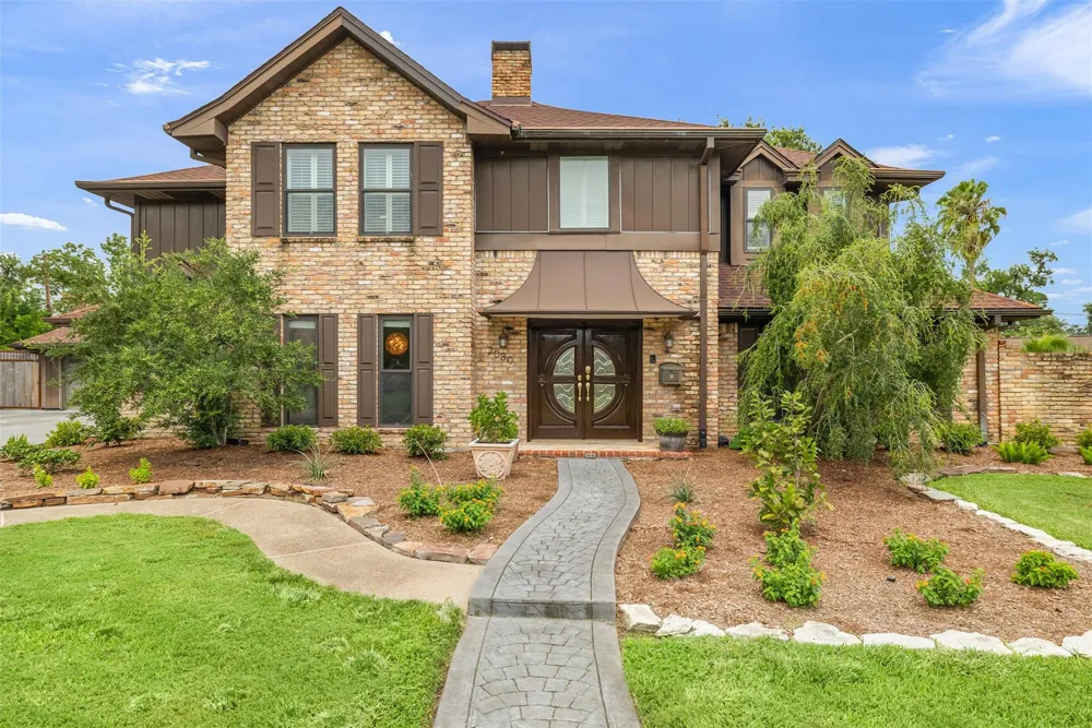 2030 Willowmoss Court Houston, TX 77008