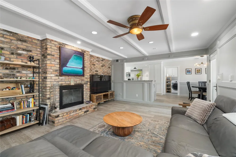 2030 Willowmoss Court Houston, TX 77008