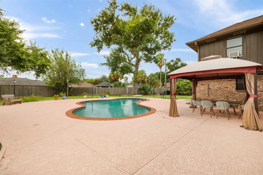 2030 Willowmoss Court Houston, TX 77008