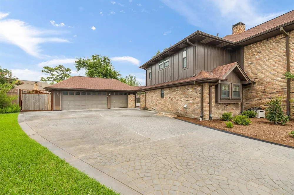 2030 Willowmoss Court Houston, TX 77008