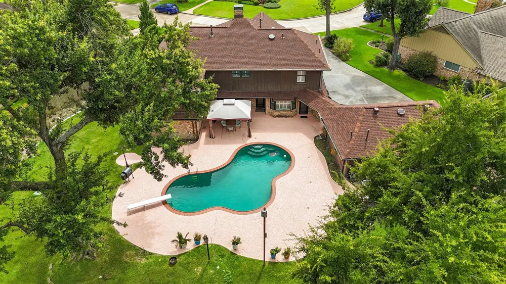 2030 Willowmoss Court Houston, TX 77008