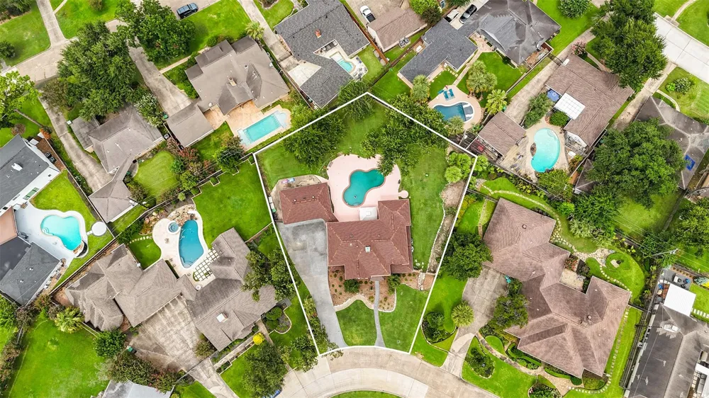 2030 Willowmoss Court Houston, TX 77008