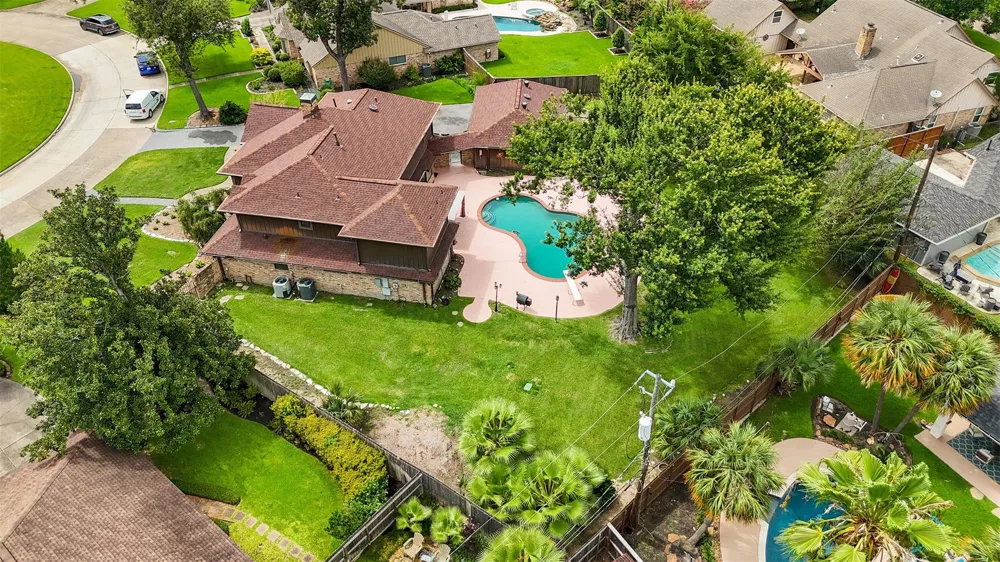 2030 Willowmoss Court Houston, TX 77008