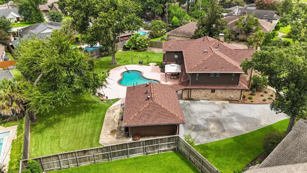 2030 Willowmoss Court Houston, TX 77008