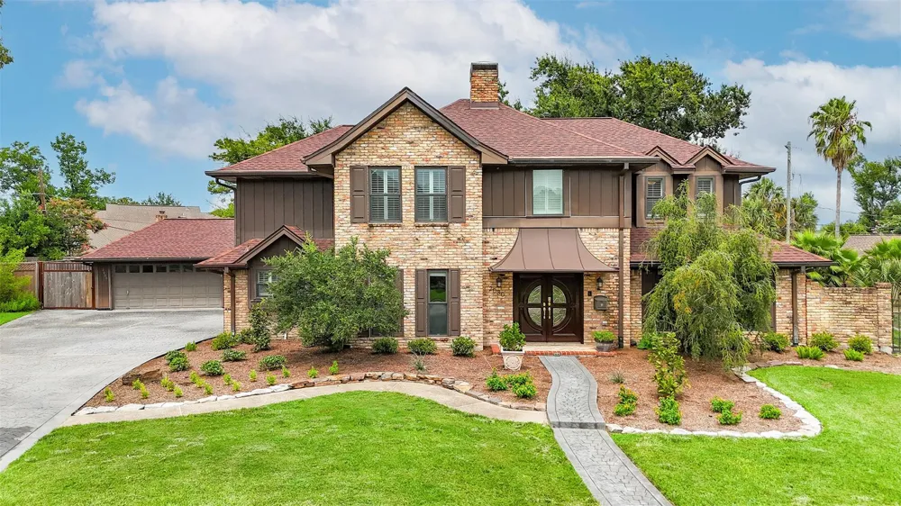 2030 Willowmoss Court Houston, TX 77008