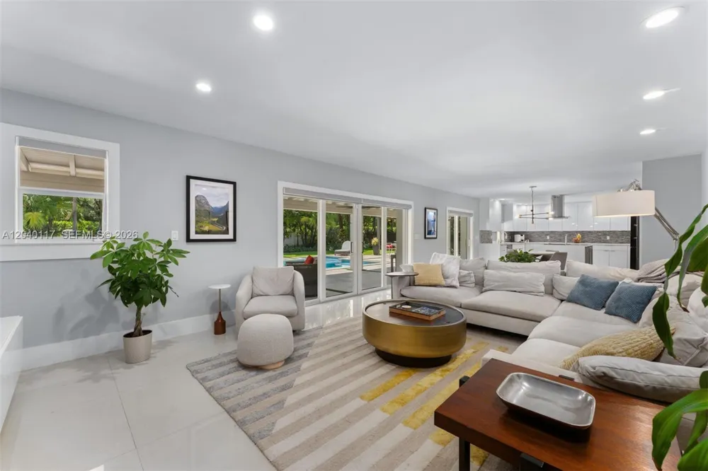 11721 Jacaranda Pl Coral Gables, FL 33156
