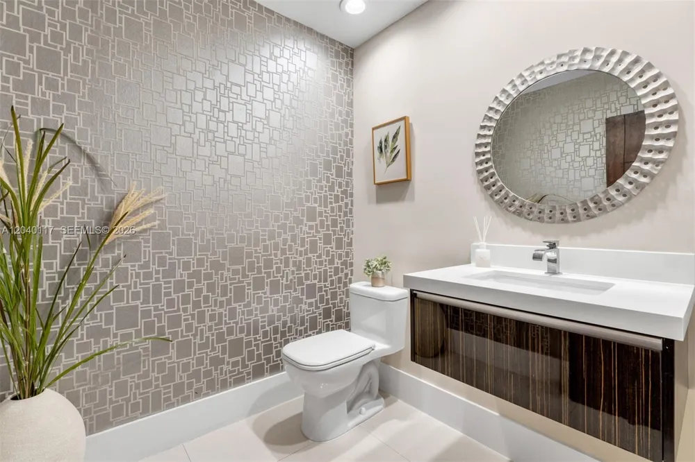 11721 Jacaranda Pl Coral Gables, FL 33156