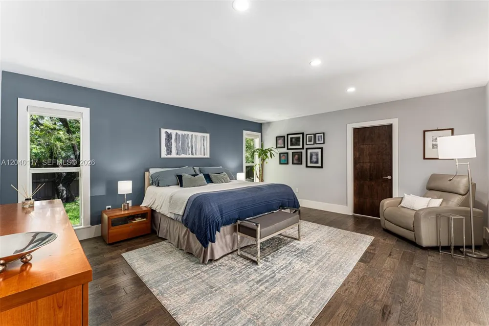 11721 Jacaranda Pl Coral Gables, FL 33156