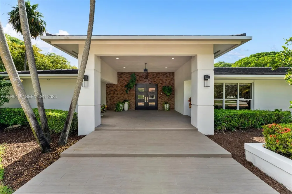 11721 Jacaranda Pl Coral Gables, FL 33156