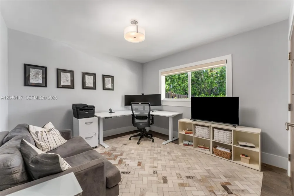 11721 Jacaranda Pl Coral Gables, FL 33156