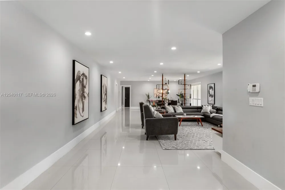 11721 Jacaranda Pl Coral Gables, FL 33156