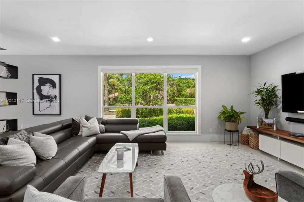 11721 Jacaranda Pl Coral Gables, FL 33156