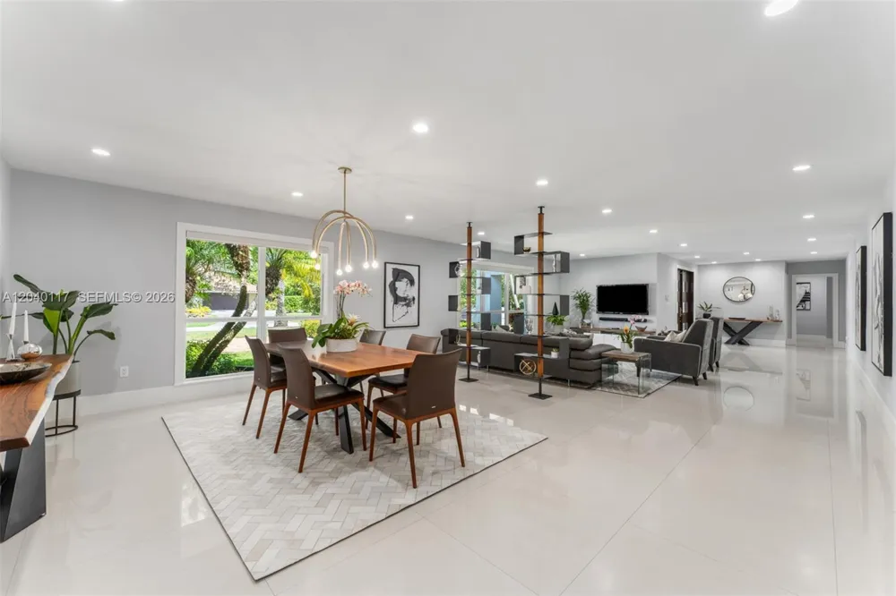 11721 Jacaranda Pl Coral Gables, FL 33156
