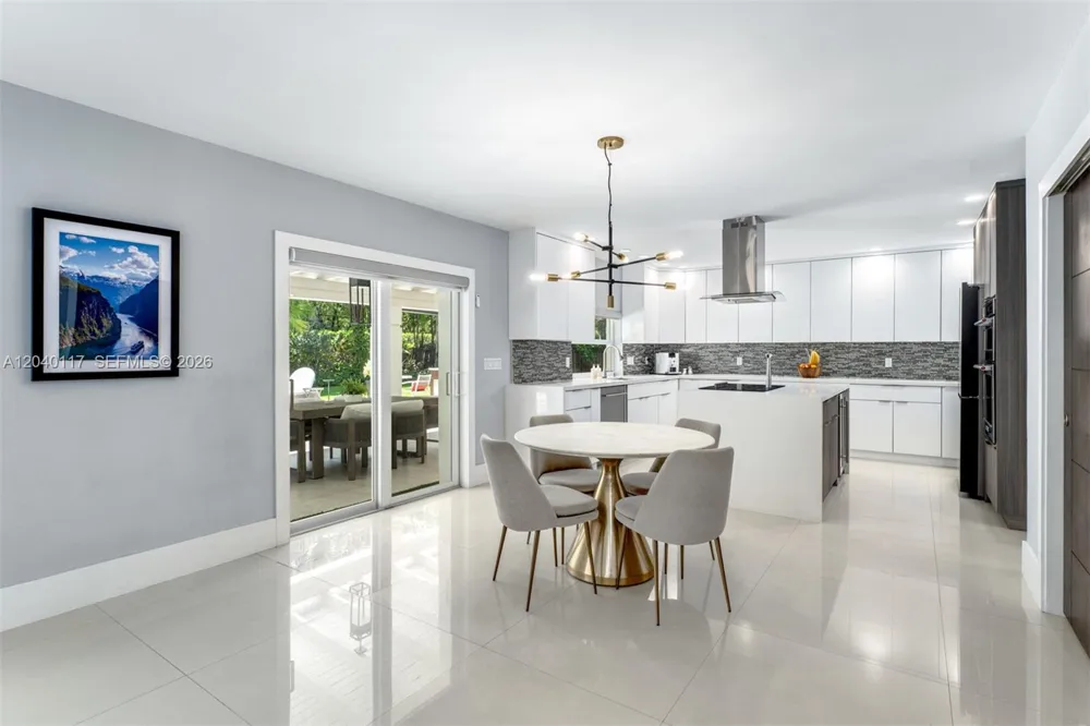 11721 Jacaranda Pl Coral Gables, FL 33156