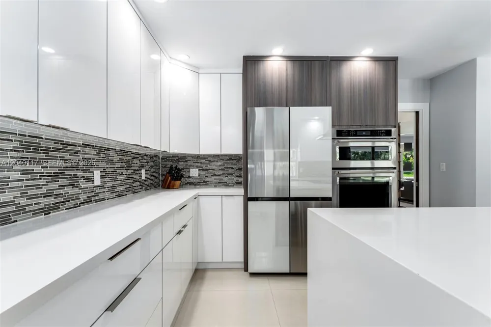 11721 Jacaranda Pl Coral Gables, FL 33156
