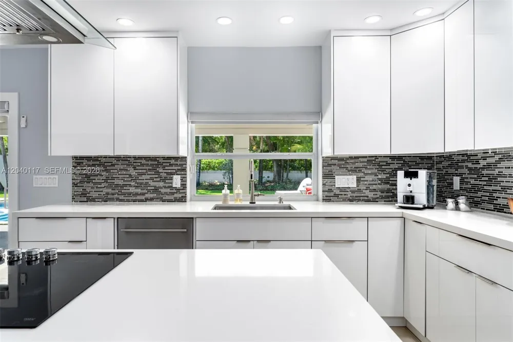 11721 Jacaranda Pl Coral Gables, FL 33156