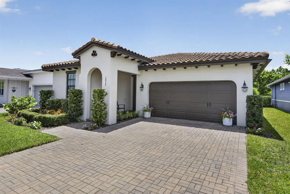 1217 Wandering Willow Way Loxahatchee, FL 33470