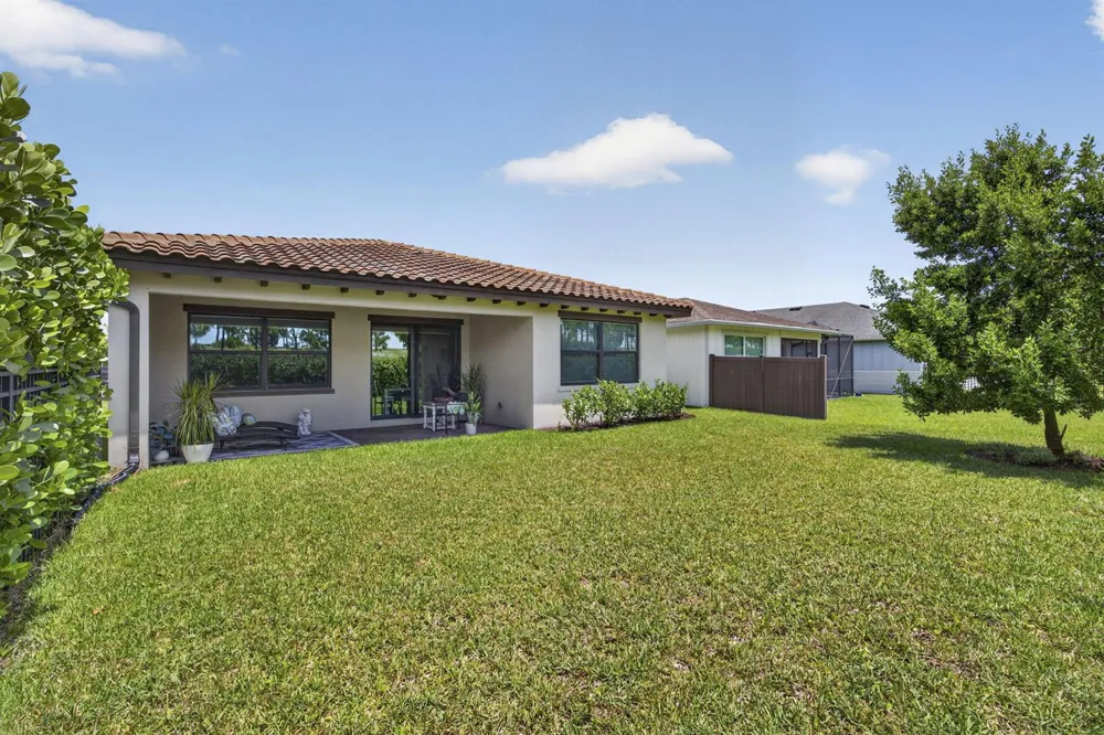 1217 Wandering Willow Way Loxahatchee, FL 33470