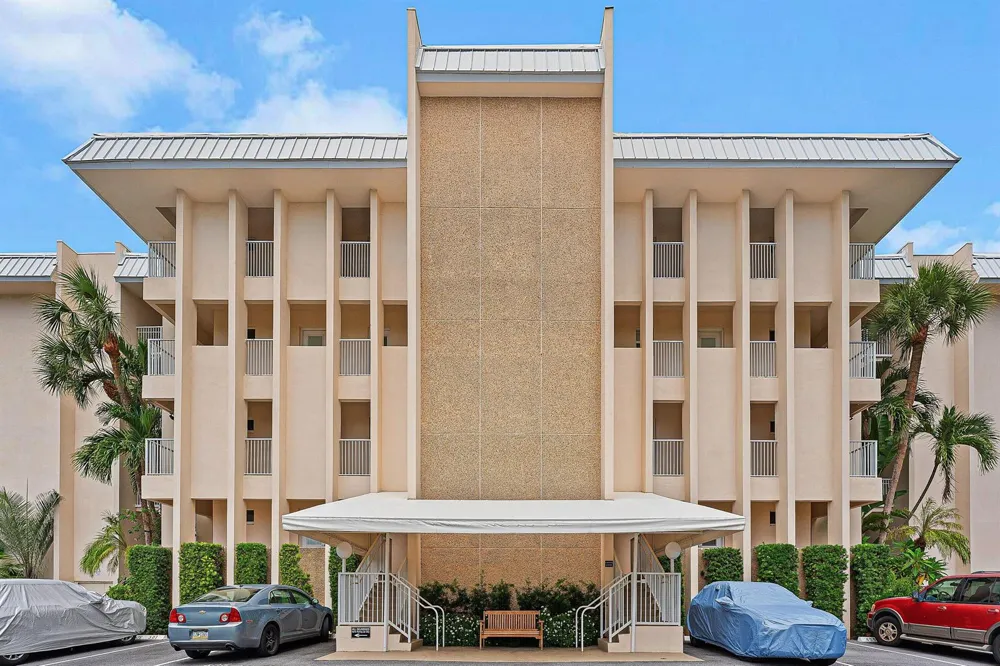 3851 Ocean Boulevard #403 Gulf Stream, FL 33483