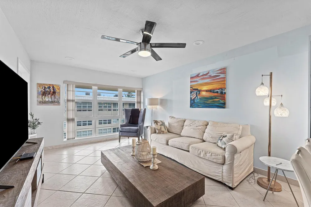 3851 Ocean Boulevard #403 Gulf Stream, FL 33483