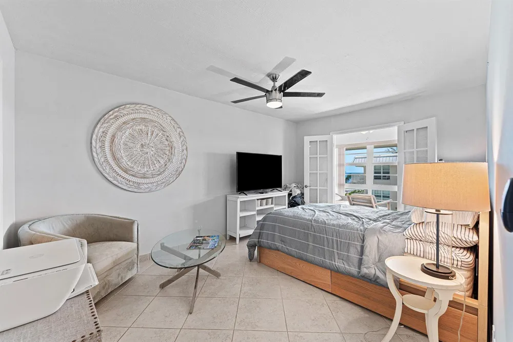 3851 Ocean Boulevard #403 Gulf Stream, FL 33483