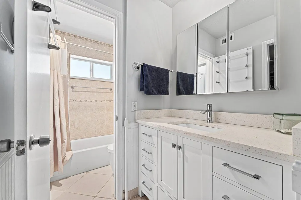 3851 Ocean Boulevard #403 Gulf Stream, FL 33483