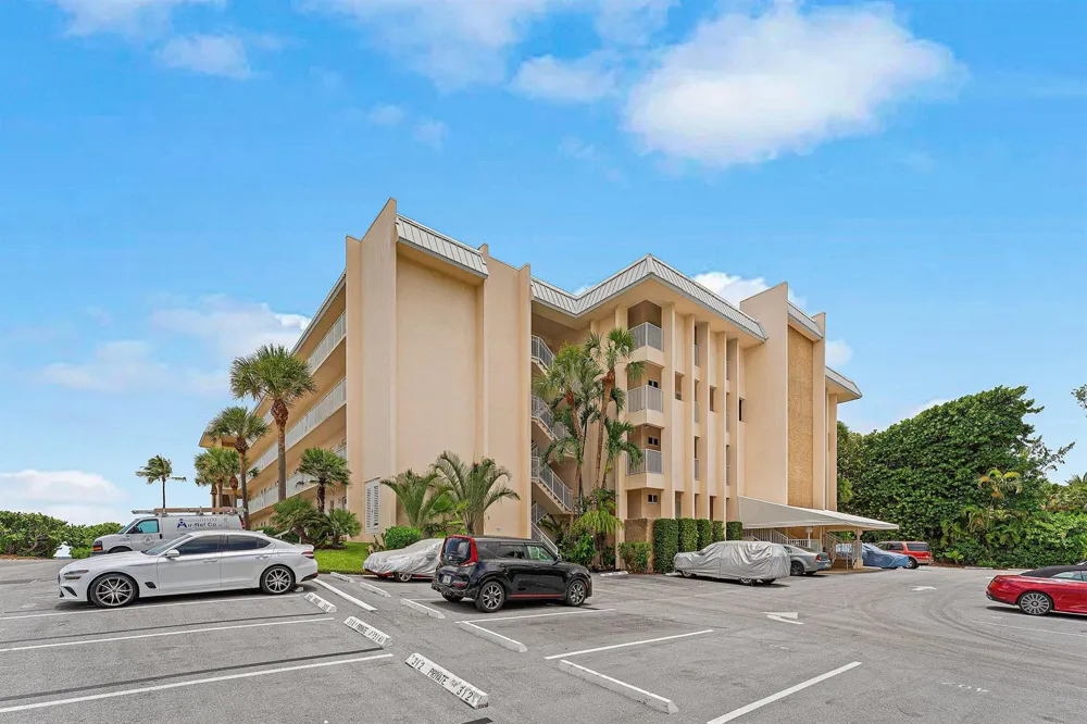 3851 Ocean Boulevard #403 Gulf Stream, FL 33483