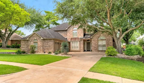 2304 Fairway Circle