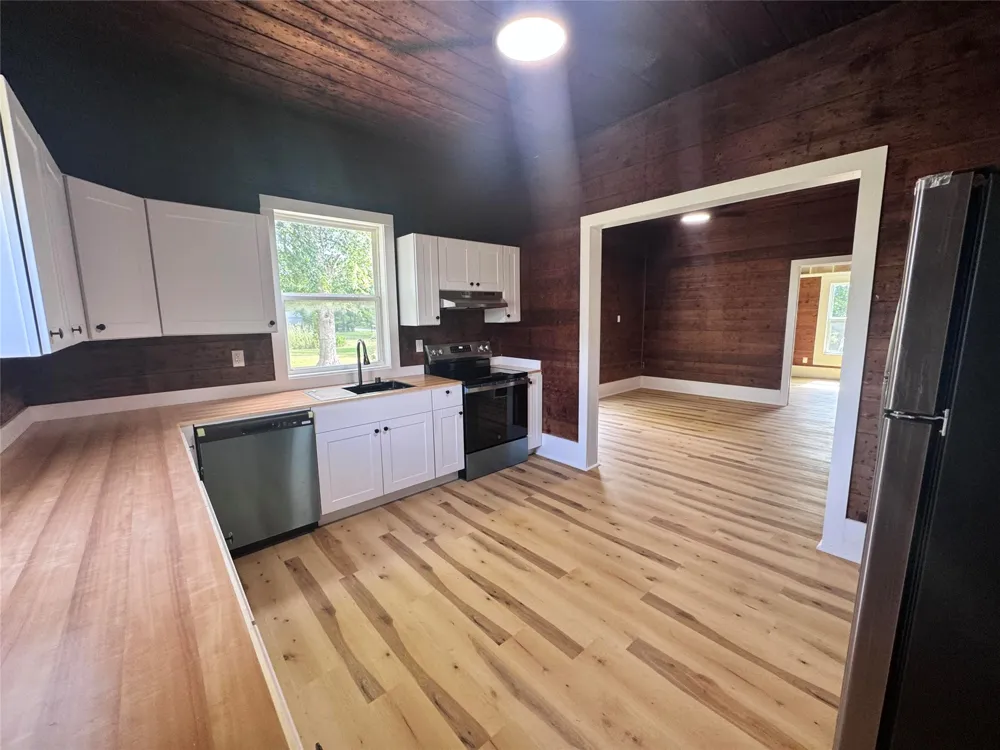 700 Avenue H Blanket, TX 76432