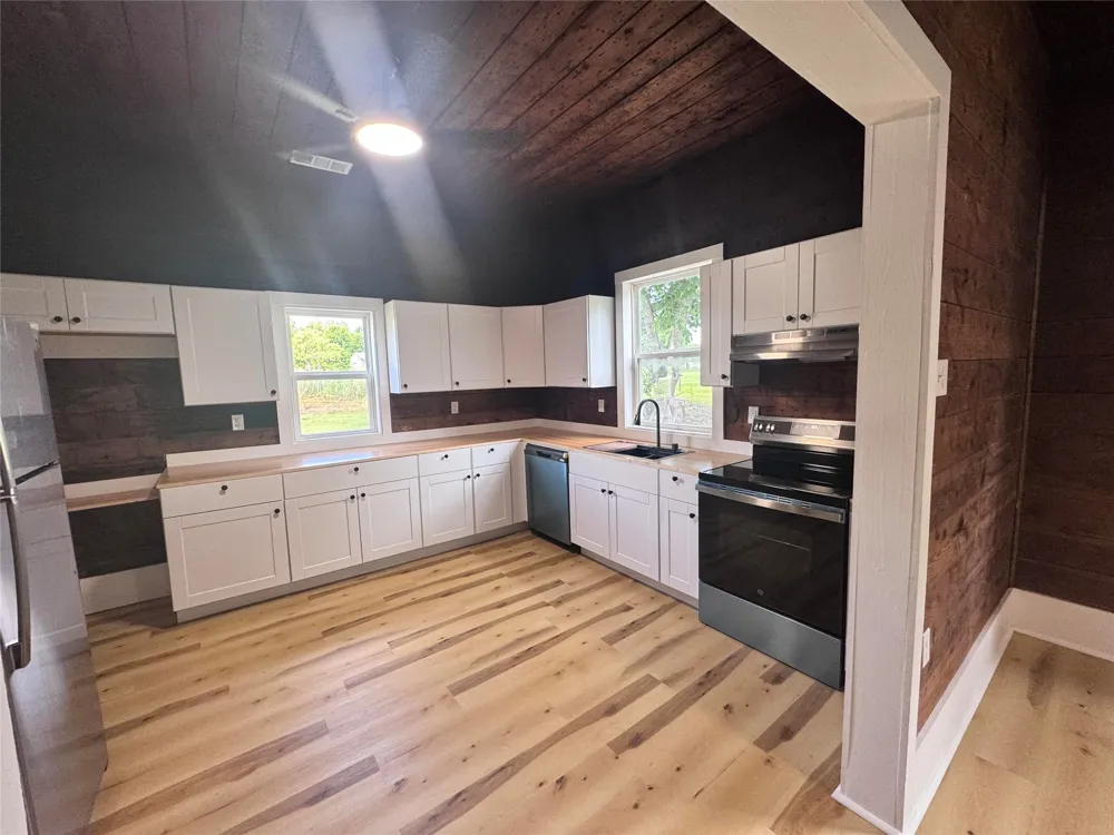 700 Avenue H Blanket, TX 76432