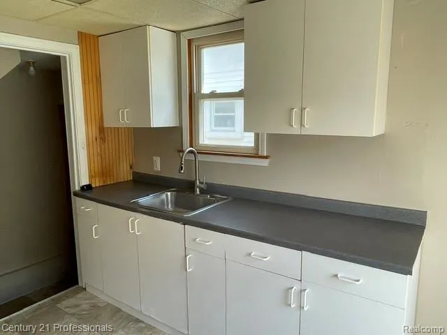15392 Dixie Redford Charter Township, MI 48239