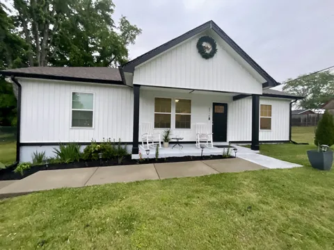 2718 Driftwood Dr