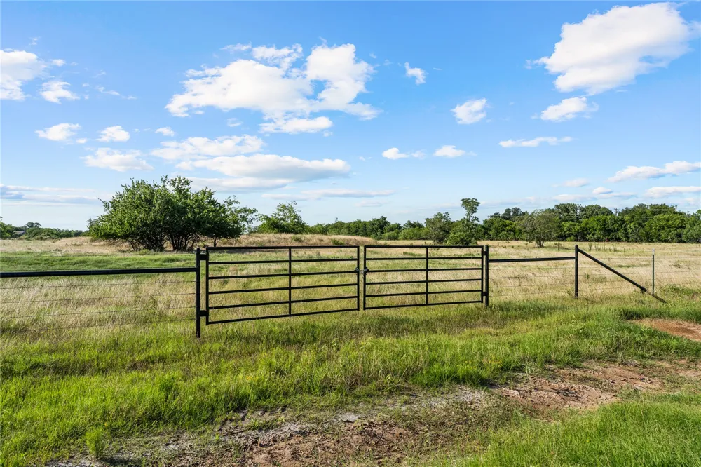 Lakewood Drive Whitney, TX 76692