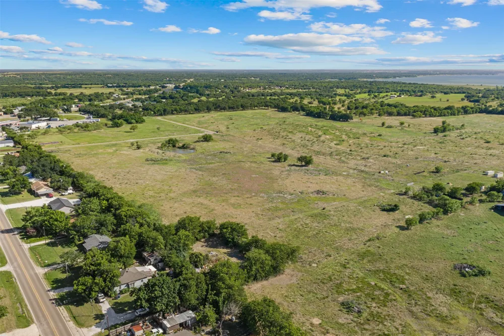 Lakewood Drive Whitney, TX 76692