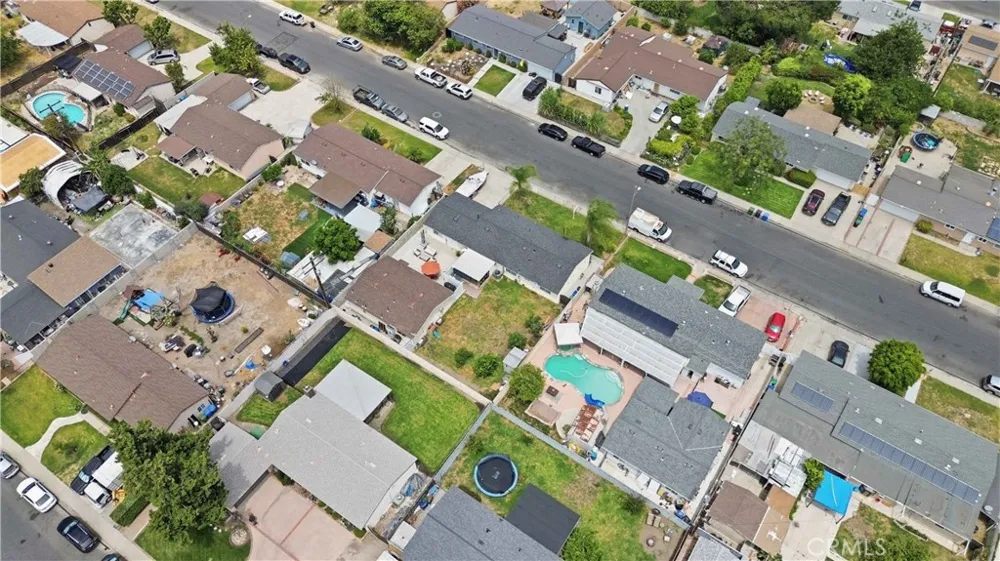 1582 Dakin Simi Valley, CA 93065