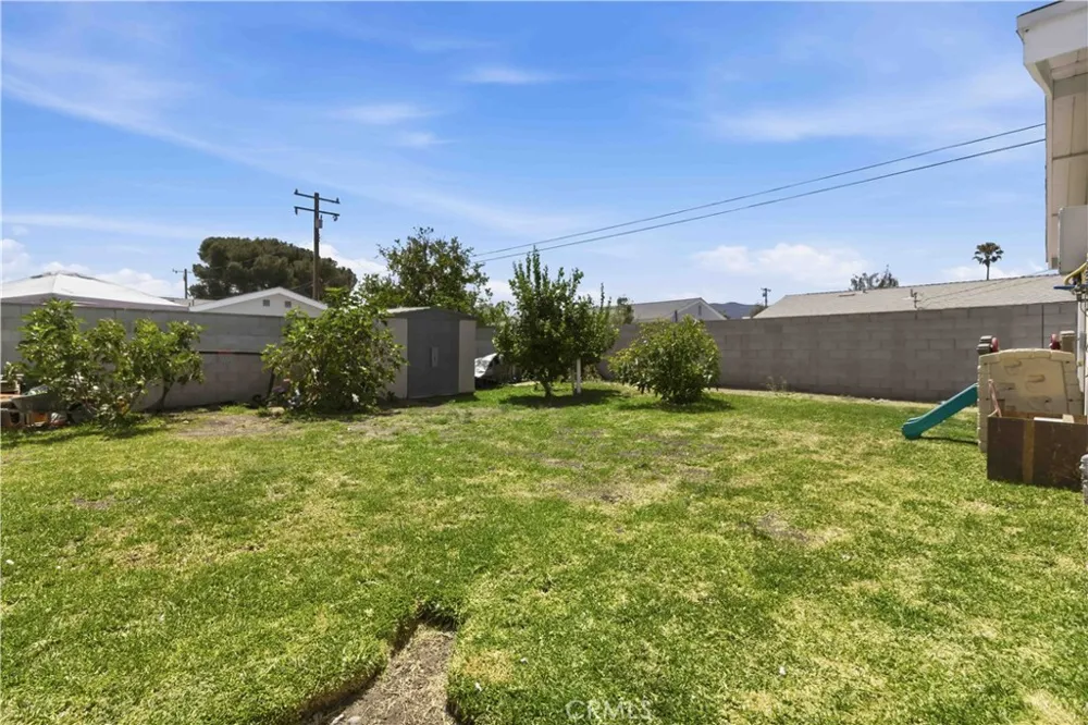 1582 Dakin Simi Valley, CA 93065