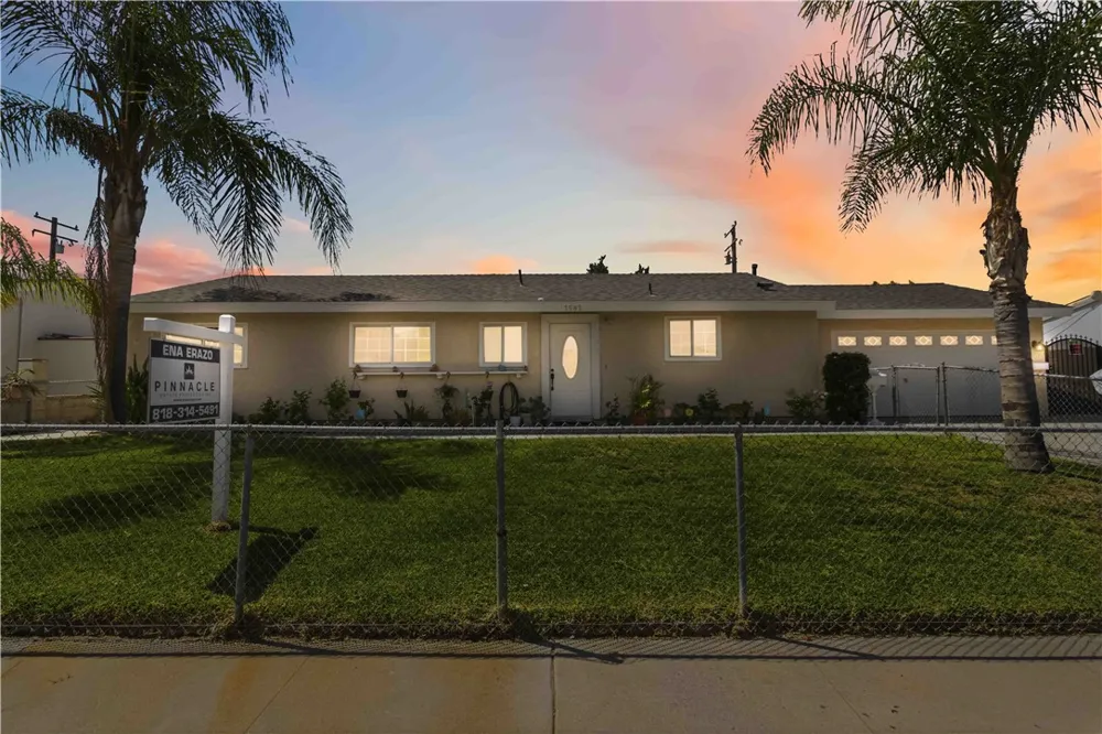 1582 Dakin Simi Valley, CA 93065