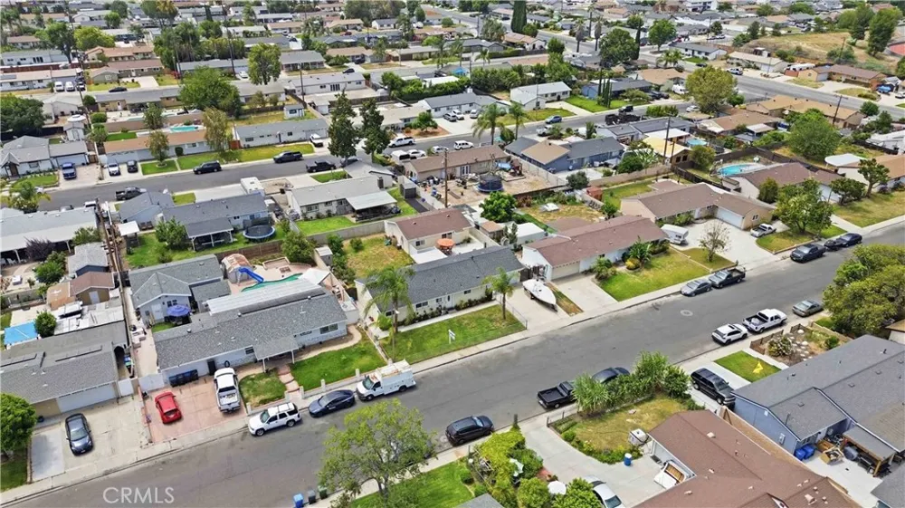 1582 Dakin Simi Valley, CA 93065