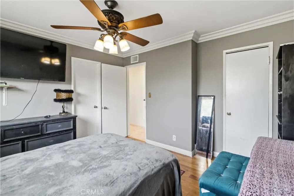 1582 Dakin Simi Valley, CA 93065