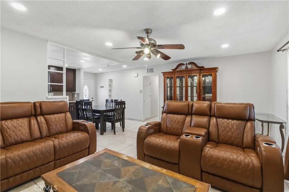 1582 Dakin Simi Valley, CA 93065
