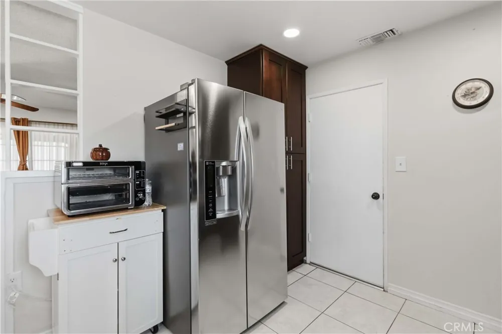 1582 Dakin Simi Valley, CA 93065